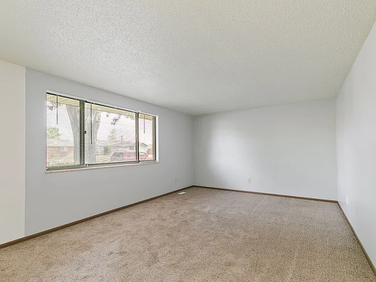 390 Knotty Pl — Photo 9
