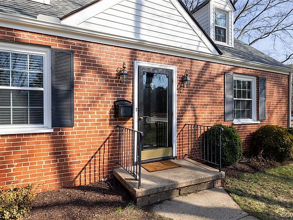 3rd image of 1001 Baywood Ct