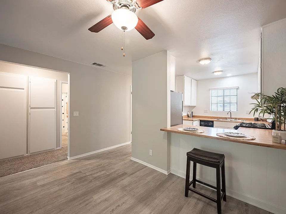 Oak Park Apartments
