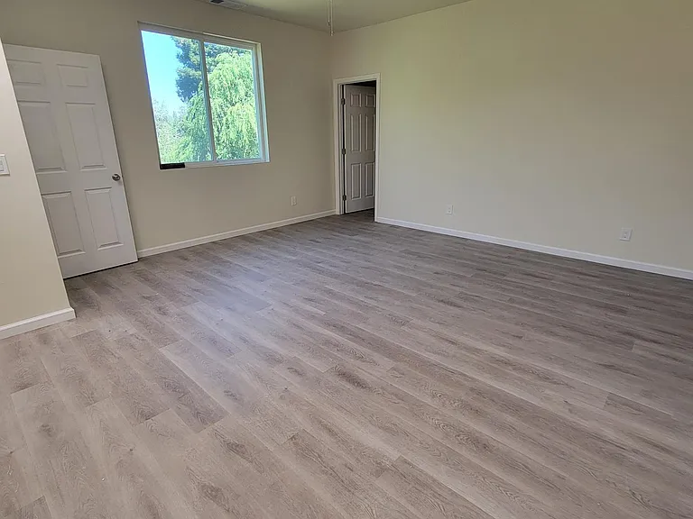 325 Alta St — Photo 8