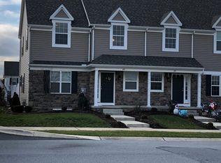 697 Brentwood Dr, Lititz, PA 17543