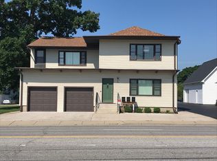 8 S Lincolnway #B, North Aurora, IL 60542