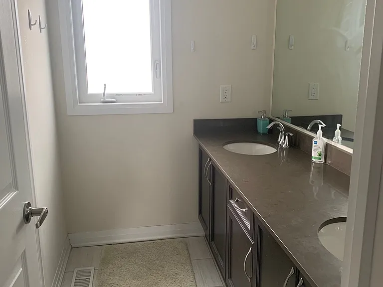 97 Kirby Ave — Photo 11
