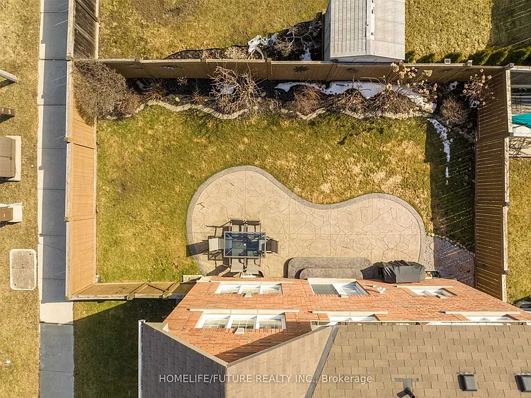 1381 Clearbrook Dr — Photo 37