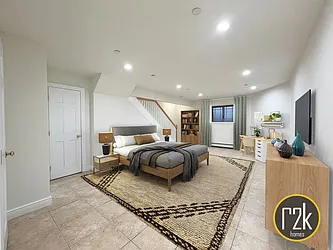 Rented by Realty 2000 Corp