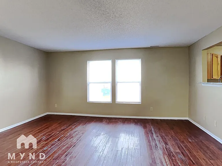 9526 W Lantern Ln — Photo 4