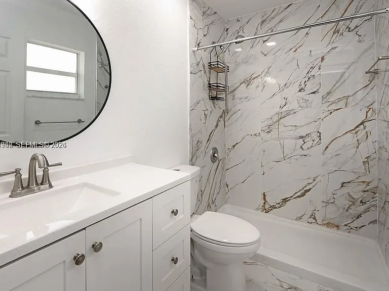242 E 3rd St #205 — Photo 8