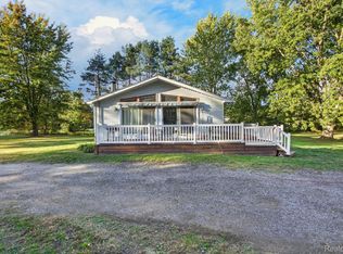 6266 Turner Rd, Flushing, MI 48433