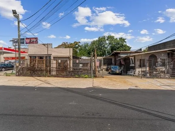 248 Beacon Avenue image 10 of 26