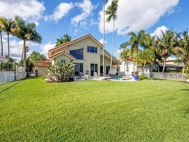 18142 NW 15th Ct — Photo 5