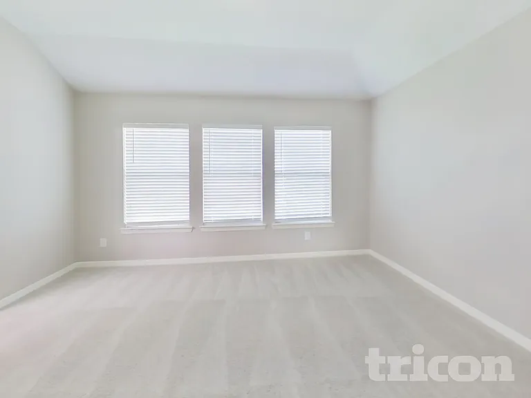 715 Pequin Rd — Photo 9