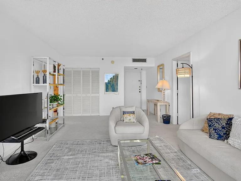 6895 Willow Wood Dr #1065 — Photo 9