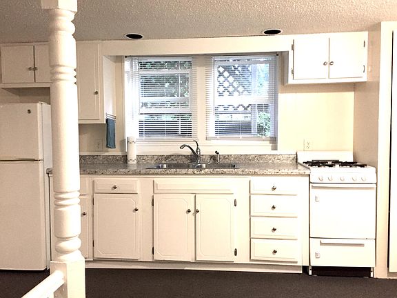 2nd image of 510 2nd Ave NE #5