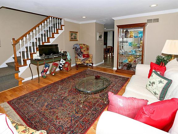 2nd image of 7979 Royal Arms Ct