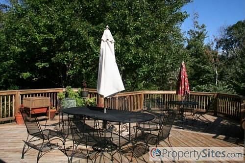4th image of 42 Crestwood Dr