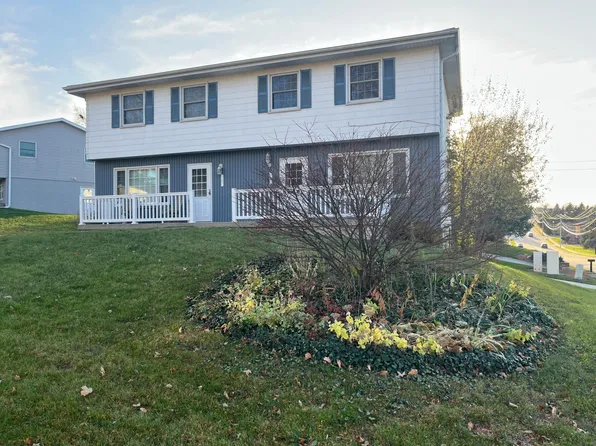 785 Valentine Dr #785, Dubuque, IA 52003