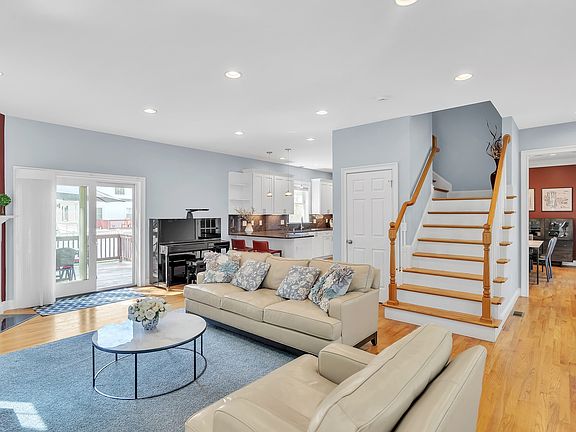 5th image of 39 Arcola St