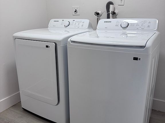 4th image of 247 NW 40th Ct #247