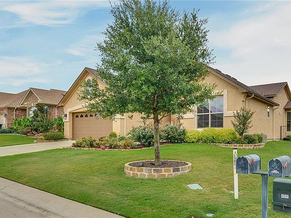 3rd image of 10009 Sandhurst Dr