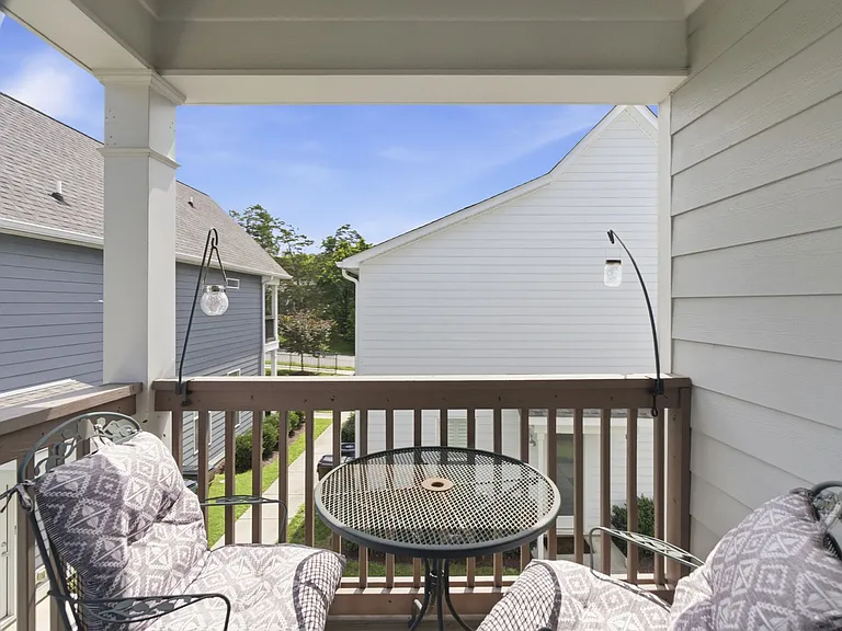 802 Briar Cir — Photo 23