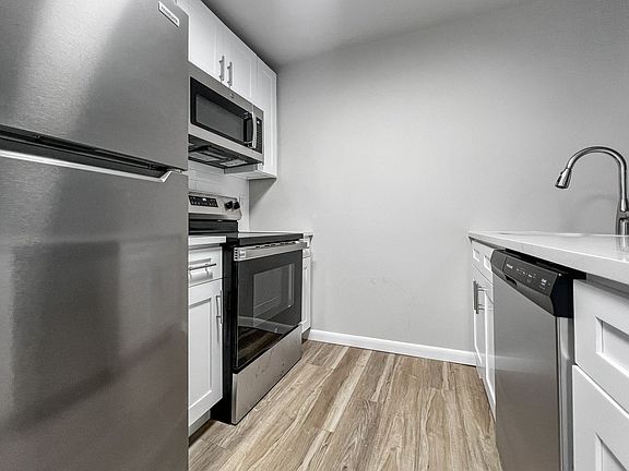 4th image of 418 Magnolia St APT A-4