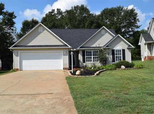 542 Plantation Creek Dr, Boiling Springs, SC 29316