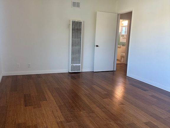 5th image of 255-265 Estrella St #261