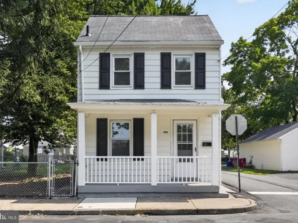517 Maple St, Bristol, PA 19007