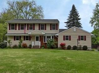 18 Donsen Ln, Scotch Plains, NJ 07076