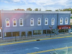 118 N Main St, Hebron, IN