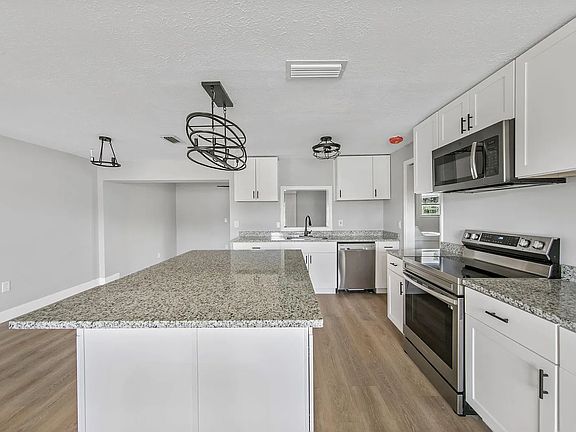 2nd image of 5374 Skyline Pl