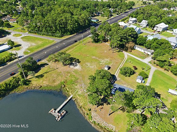 4th image of 120 Russell Cove