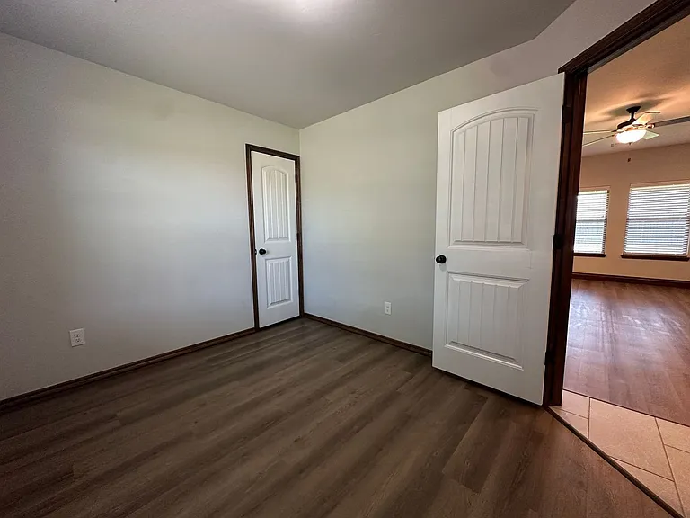 11008 SW 36th St — Photo 33
