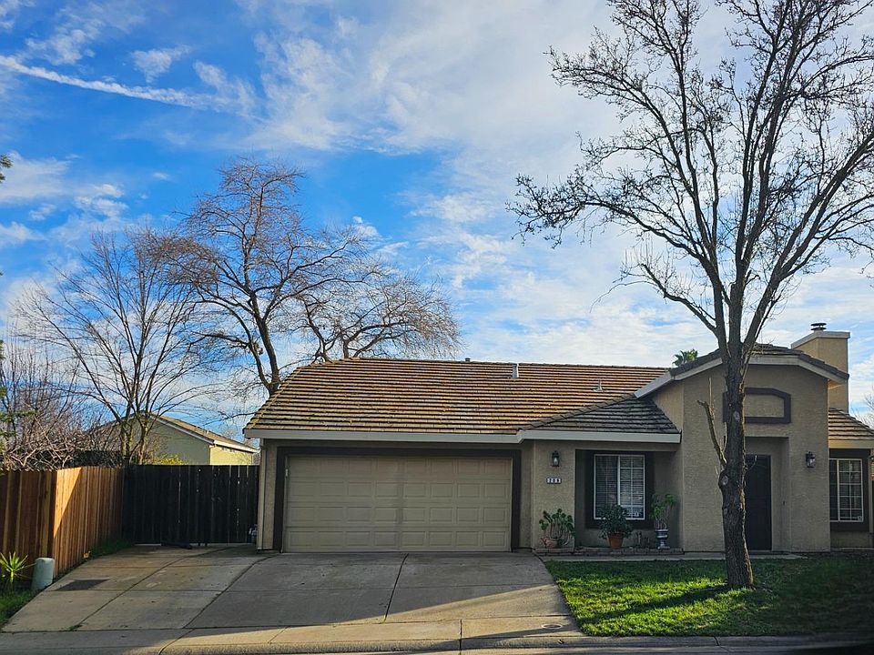 1st image of 209 Henderson Ct