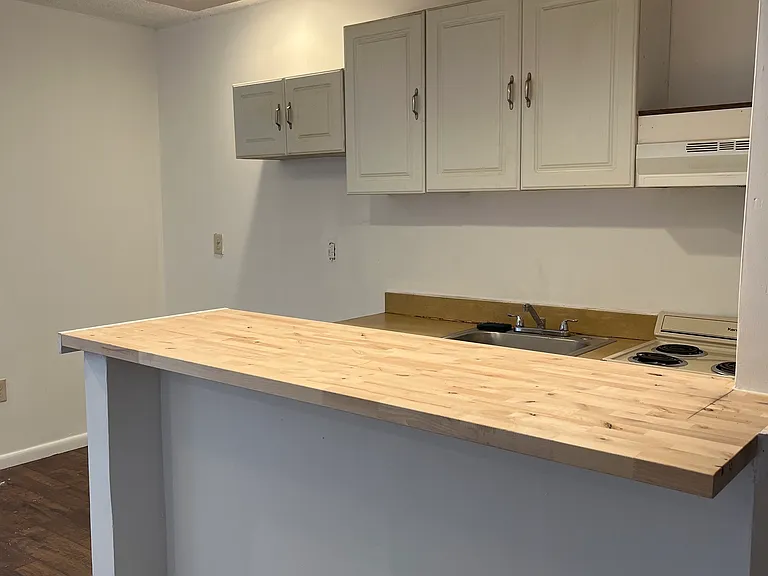 4944 N Broad St #2F — Photo 1