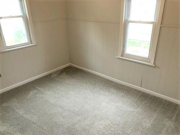 3rd image of 23385 Stauber Ave