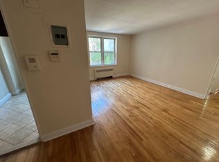 14306 Barclay Ave APT 3D, Flushing, NY 11355