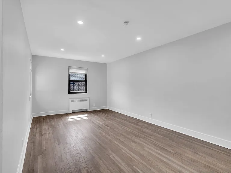 Palisades Manor Apartments — Photo 17