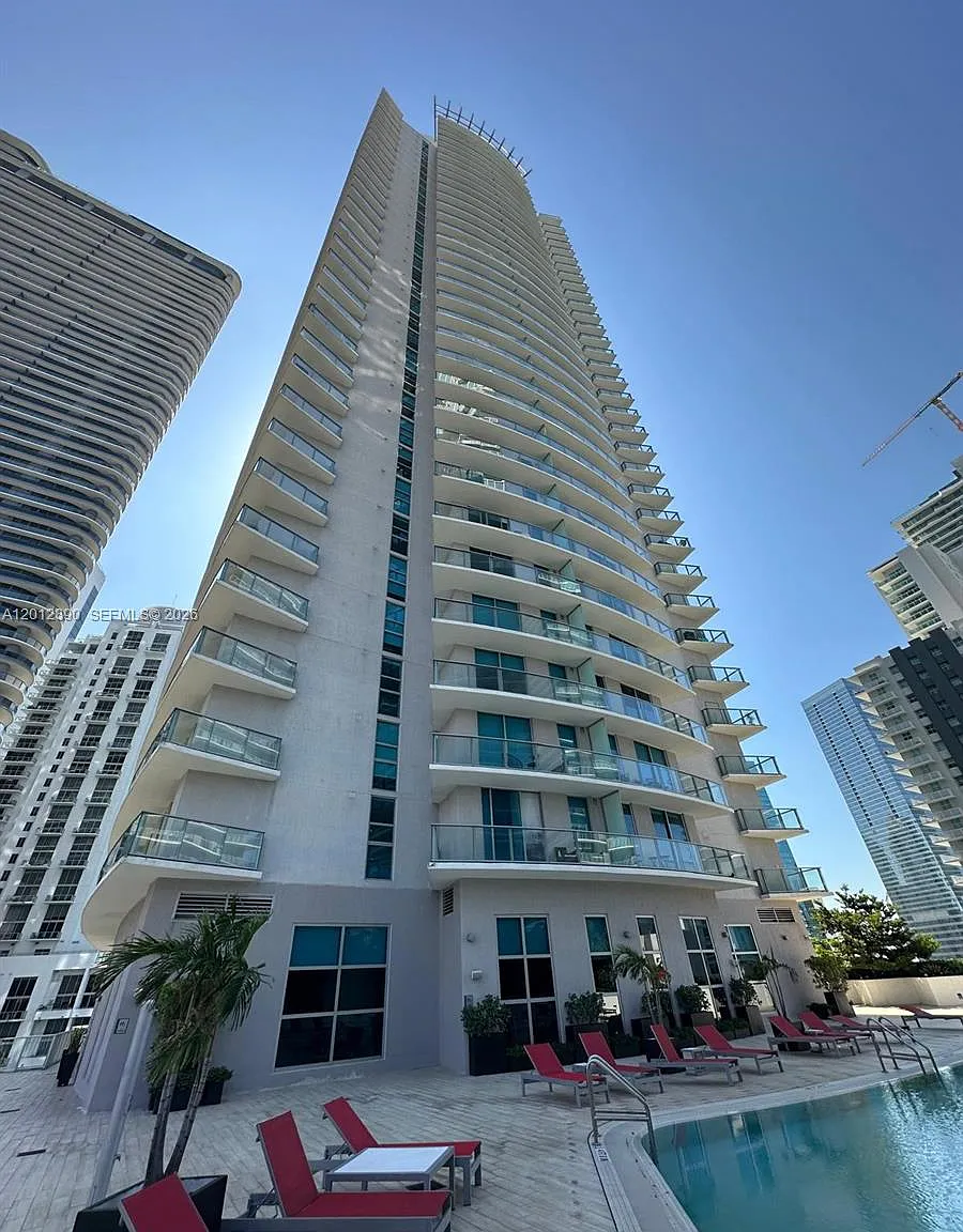 1100 Millecento Residence — Photo 2