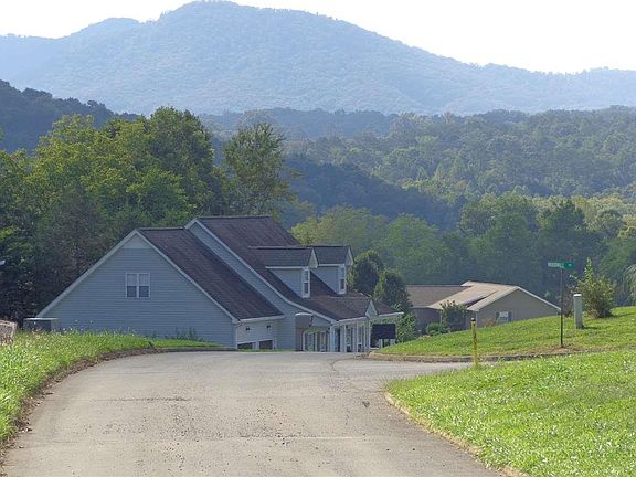 4th image of 10 Meadowood Rd #10
