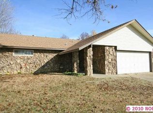 1006 W 17th St, Claremore, OK 74017