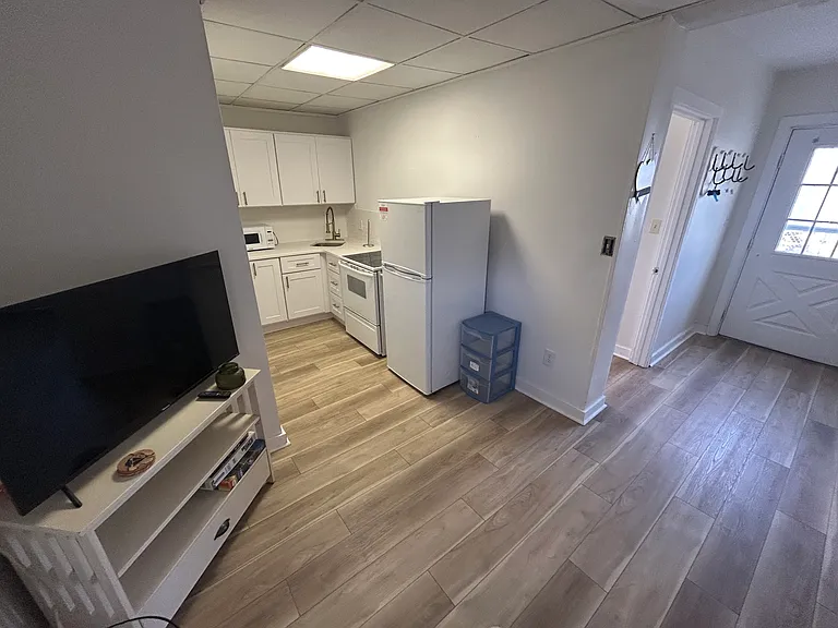 126 W Andrews Ave #2 — Photo 3