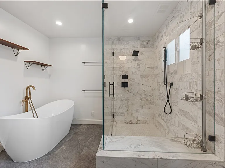 2740 Saint James Rd — Photo 23