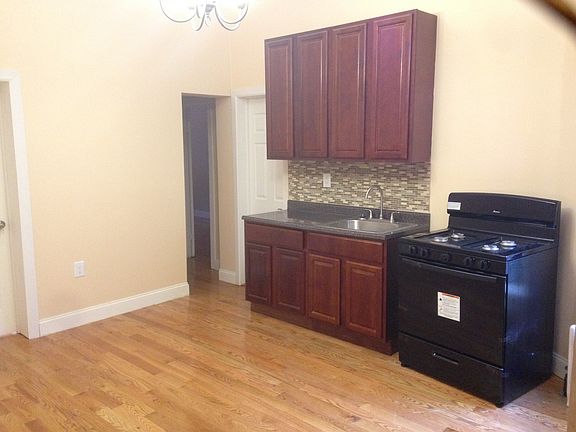 4th image of 2104 Caton Ave APT 1A