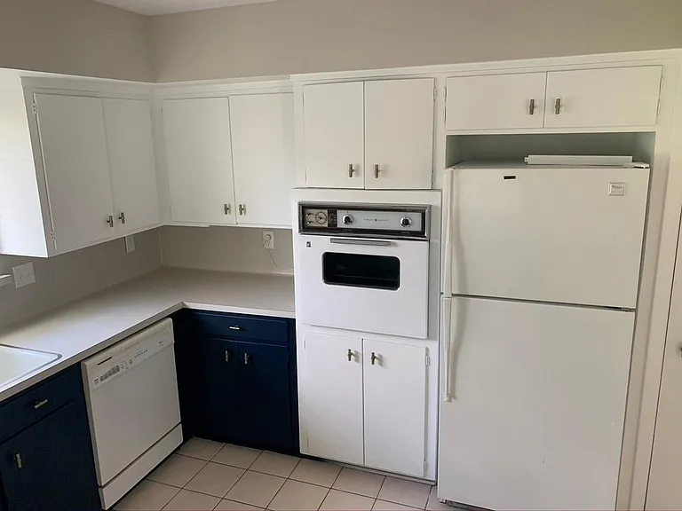 29229 Sheffield Rd — Photo 7