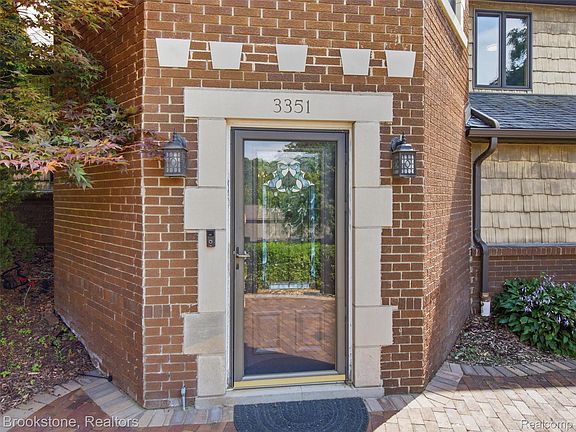 5th image of 3351 Proctor Ln
