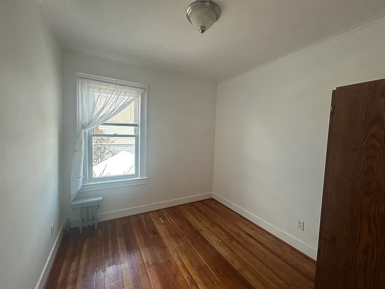 61 Locust Ave #2 — Photo 6