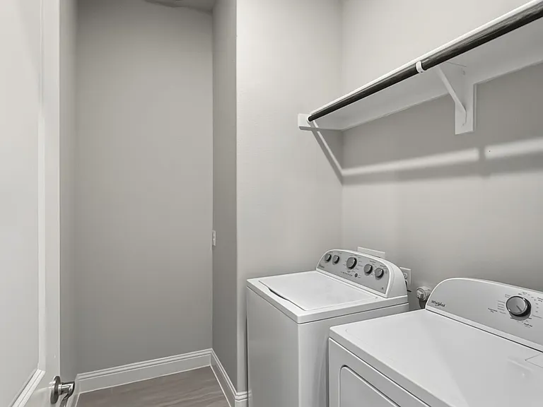 5518 Liberty Dr — Photo 9