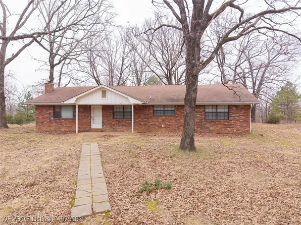 7000 Garrett Trl, Mountainburg, AR 72946