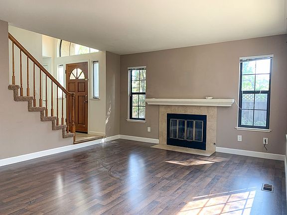 4th image of 140 Shelley Ave